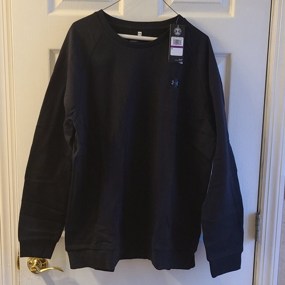 A brand new 2xl under armour black sweatshirt